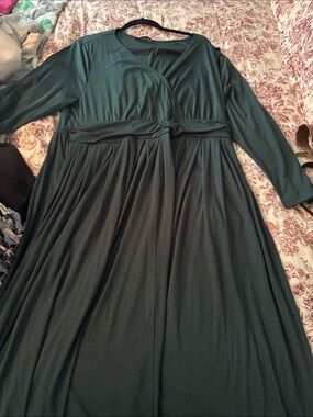 Elegant Forest Green Long Sleeve Wrap Maxi Dress